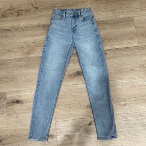 American Eagle Women’s Skinny Jeans Size 0!